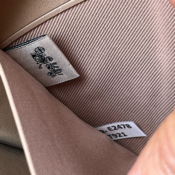 Coach Wallet🎈🎈 - Picture 7 of 9